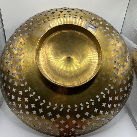 Vintage 1970’s Brass Bowl with Quatrefoil Cut Outs and Embossed Design - Picture 6 of 8